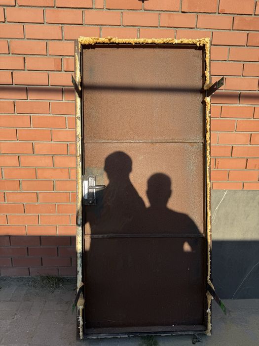Продам 1 пару дверей