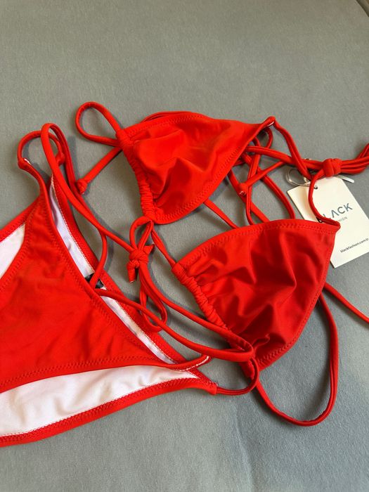 Бански червен М размер