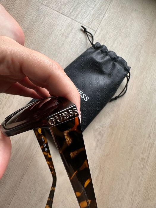 Слънчеви очила Guess