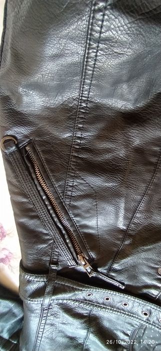 Kojinniy kurtka sotiladi