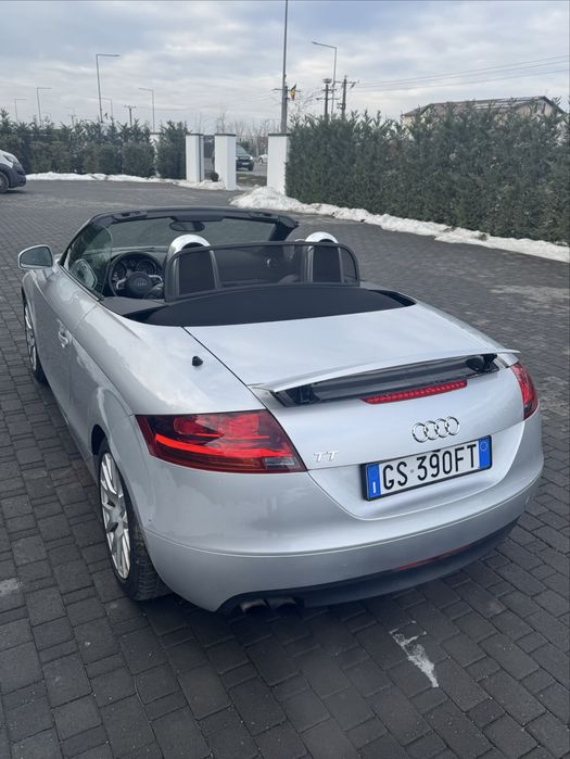 Audi tt cabrio / benzina 200 cai