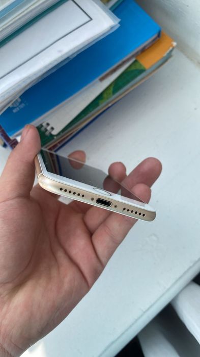 Айфон 7 32 гб ..