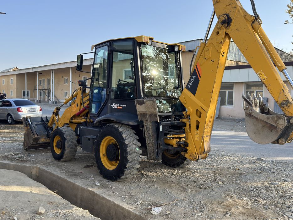 Lugong 765 modeli  (jcb) sotiladi.