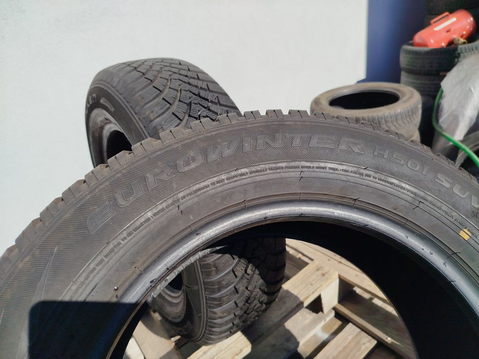 225/65/17 Фалкен ДОТ 2018 г - Като Нови