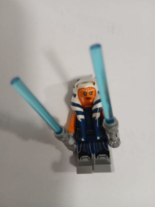 Vând mini figurine Lego Star Wars