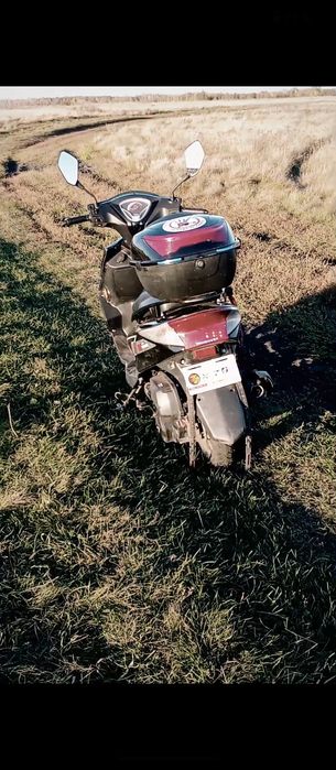 Продам скутер 125 кубиков