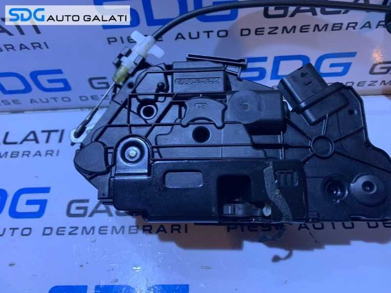 Broasca Incuietoare cu 7 Pini la Mufa Usa Portiera Dreapta Fata VW Scirocco 2009 - 2014 Cod 5N2837016A 5N2837016C