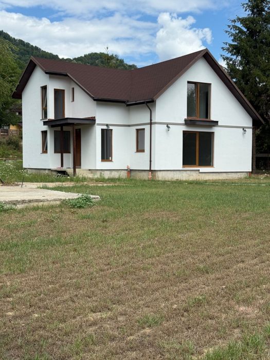 Vând  casă în Tăuții de Sus