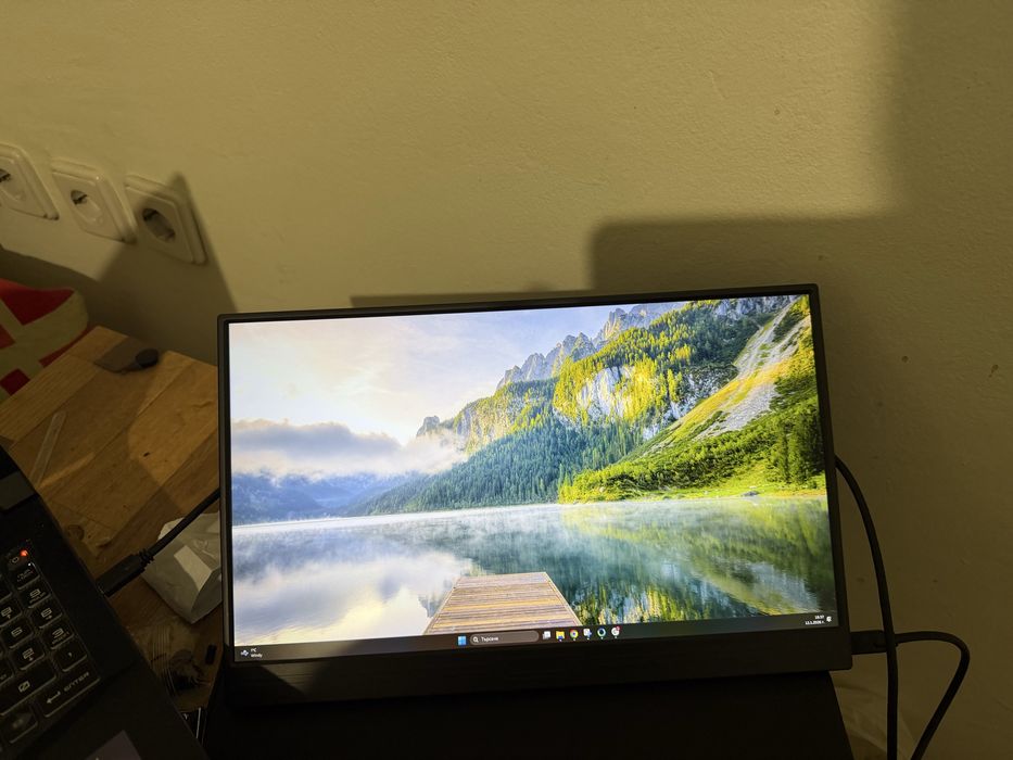 Продавам USB портативни монитори