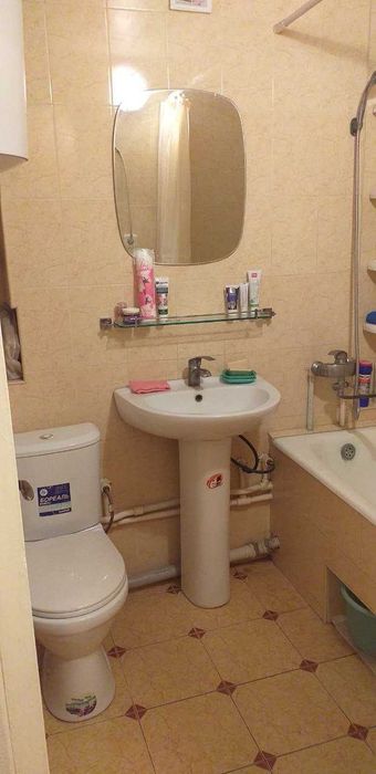 3-комнатная в центре рядом с Flagman: первый этаж, кирпичный дом