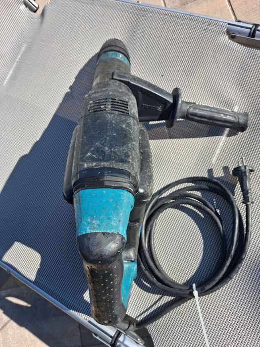 Picamer/ ciocan demolator Makita hm 1111c