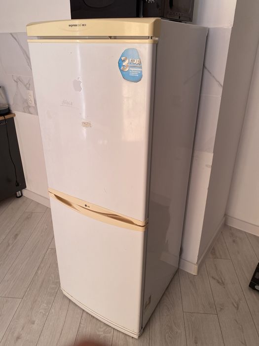 Холодильник продается