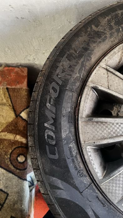 Шина с диском в отличном состояние