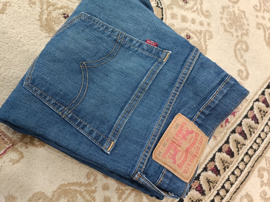 Оригинальные джинсы Levi's