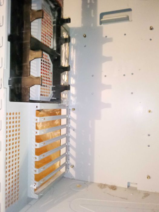 Корпуус продам...