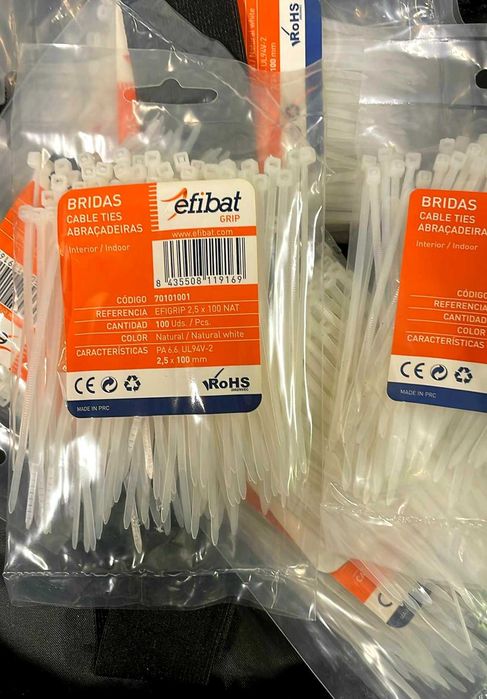 Кабелни връзки/свински опaшки 
2.5×100 mm ,100 бр.