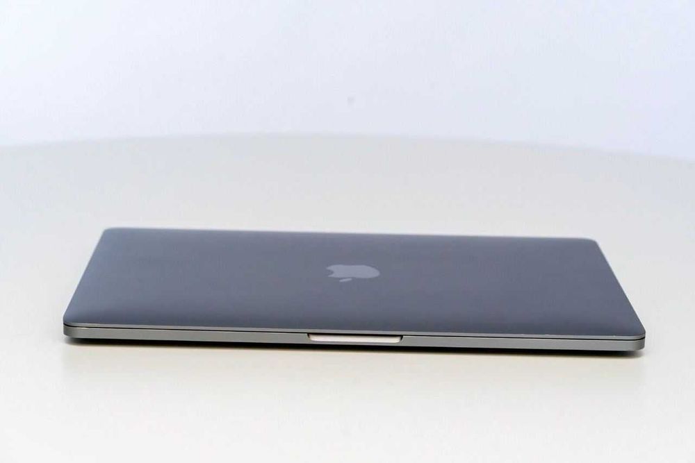 Apple MacBook Pro 2017 в идеальном состоянии