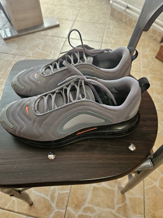 Vand adidasi nike