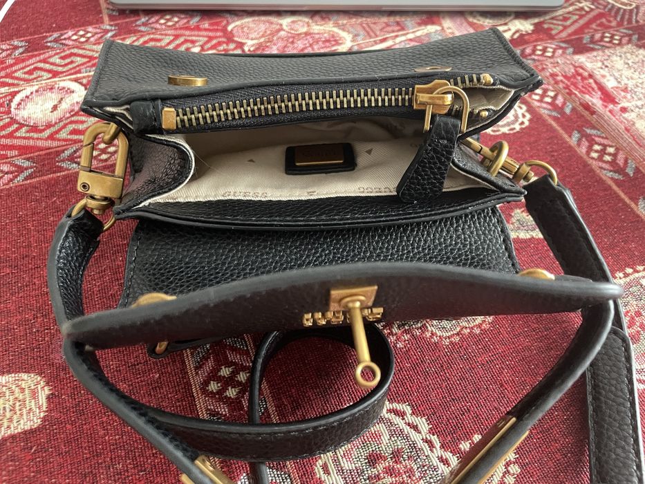 Оригинальная мини-сумка Guess