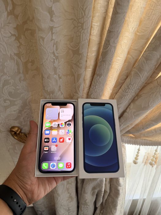 iPhone 12/128Gb - В отличном состоянии