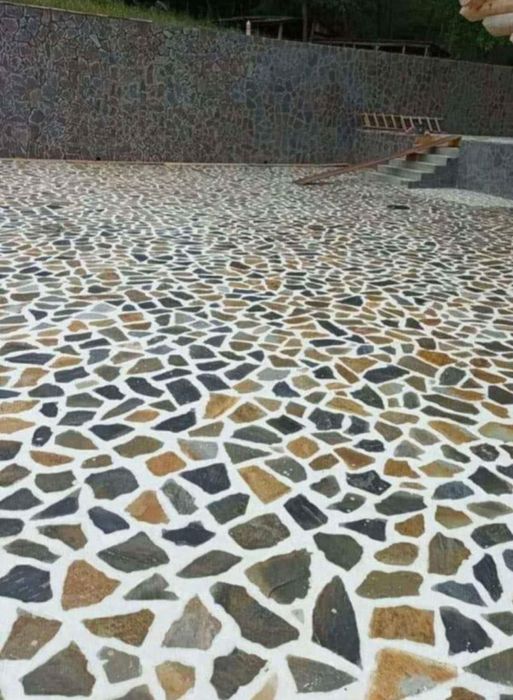 Vând piatră naturală de munte poligonală și montez