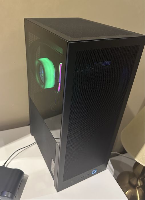 Carcasa NZXT H2 Flow + cooler AIO Corsair iCUE LINK TITAN RX LCD