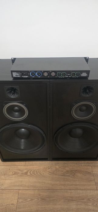 Vând boxe 350w buc
