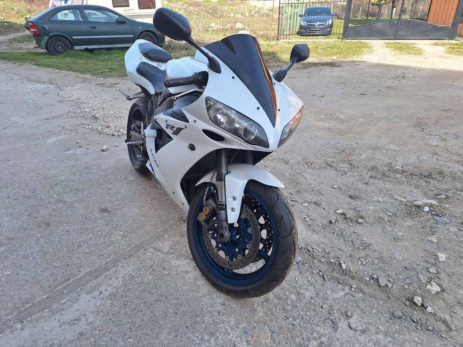 Yamah yzf -r1 7800