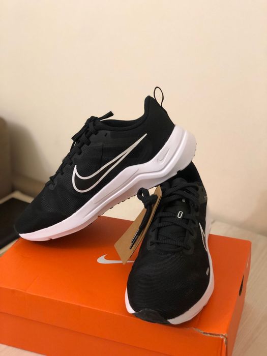 Женские кроссовки Nike