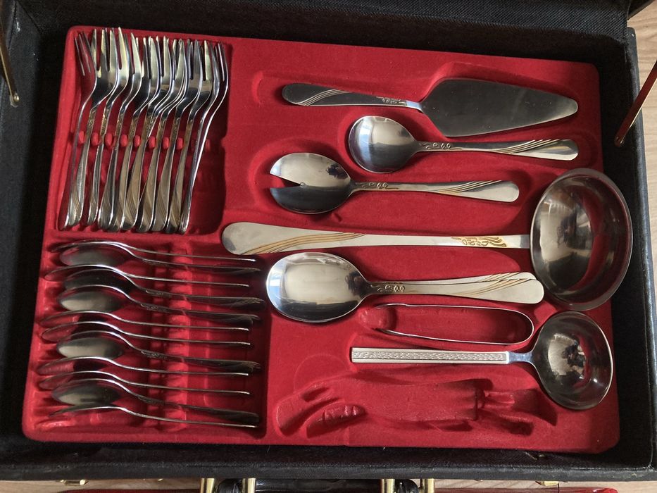 Benzer- двоен комплект прибори