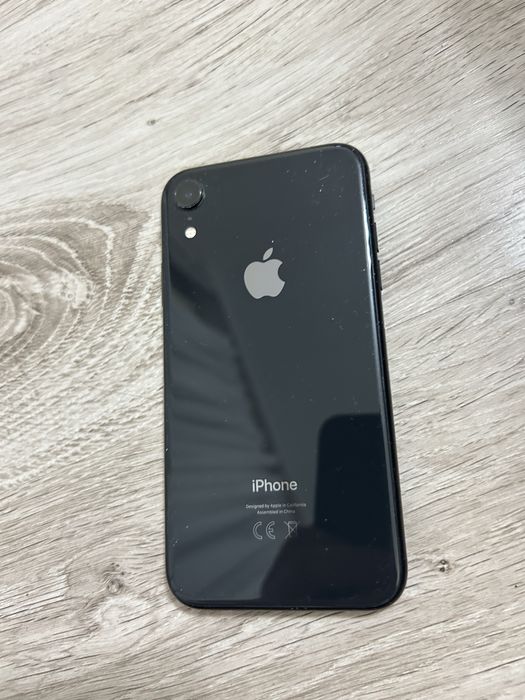 Продам Iphone XR в отличном состоянии