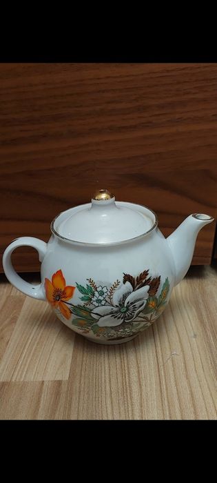 Чайник фарфоровый советского производства