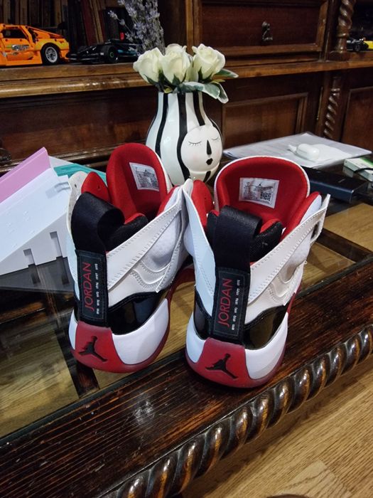 Adidasi Jordan two trey 40