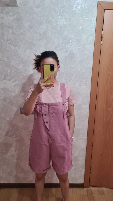 Продам розовый комбез 44рр.