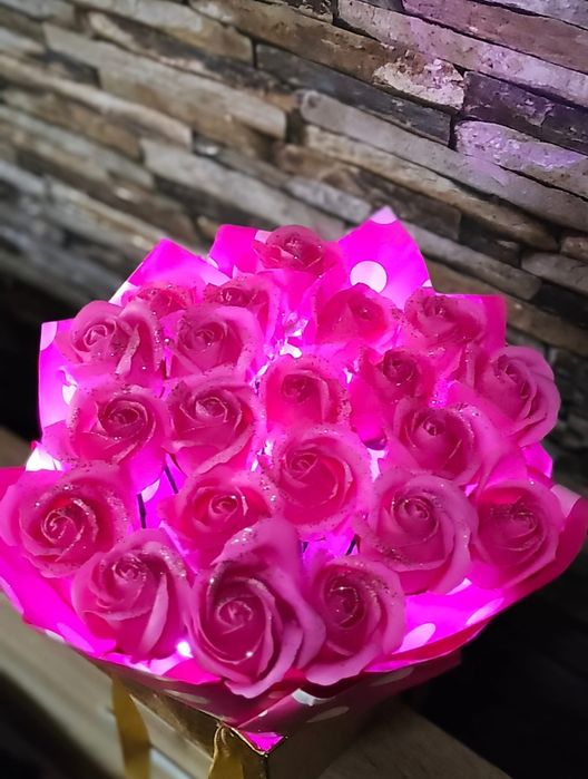 Buchete fluturi și lumini