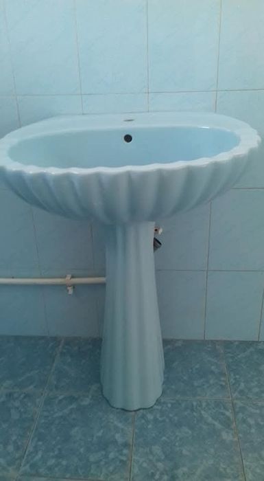 Sanitare  bideu cadă microfibra și chiuvetă mare baie