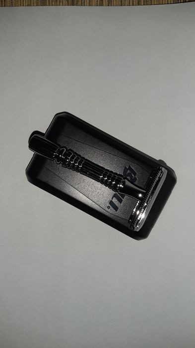 Тази наистина бръсне! Класическа самобръсначка BAILI BD176