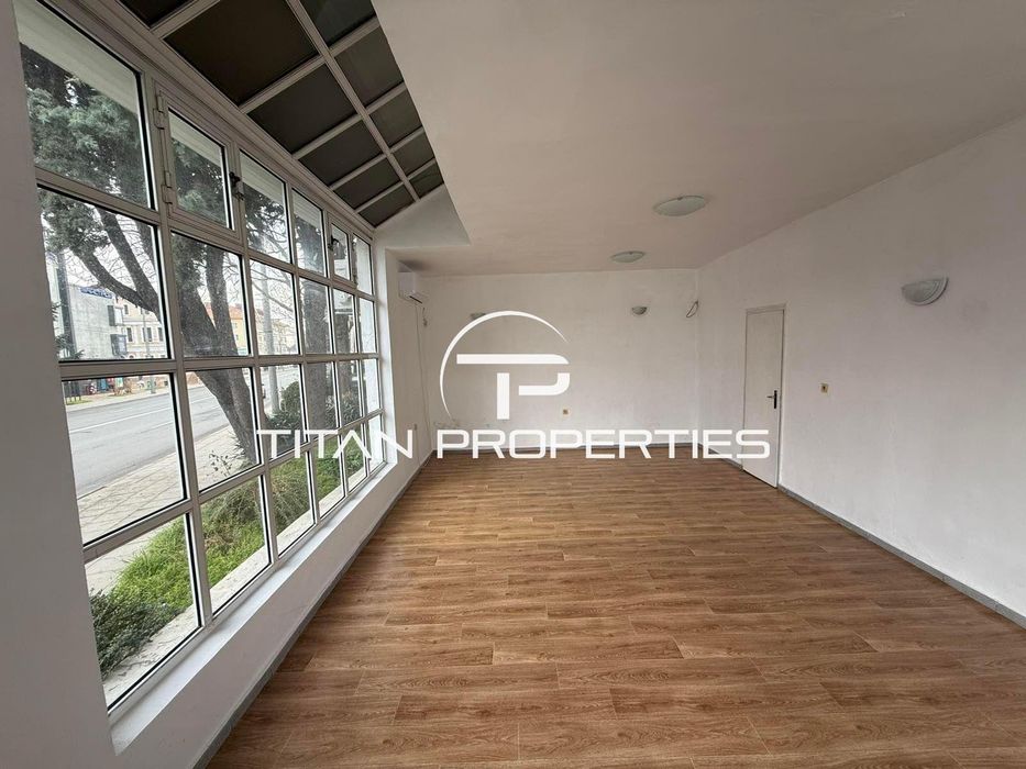 Дава се под наем Офис в Бургас, Център - 35 кв.м за 338.64 € - Снимка #3