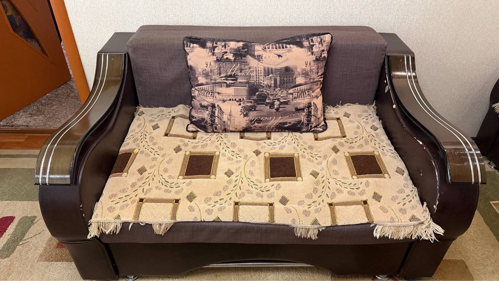 Мягкий уголок 3+2+1  и ковер 5*3