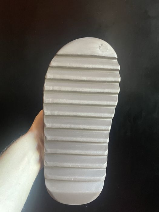 Papuci Yeezy Slides