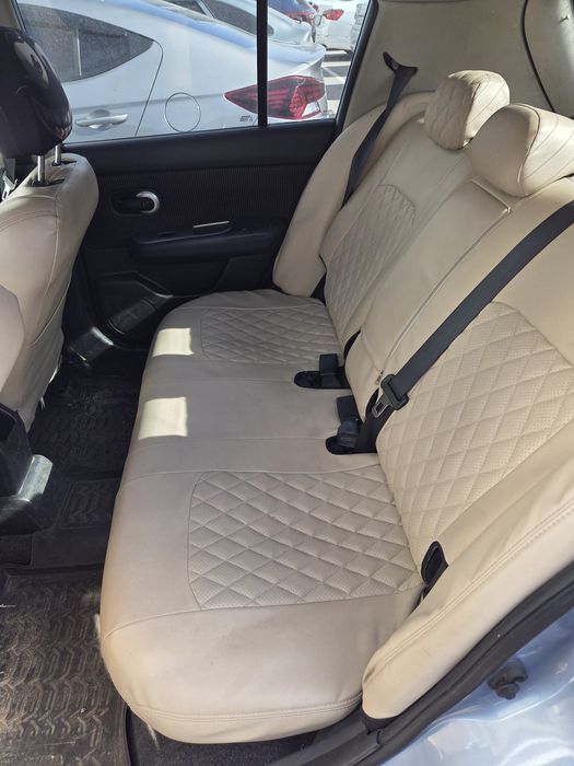 Продам авточехлы Nissan Tiida