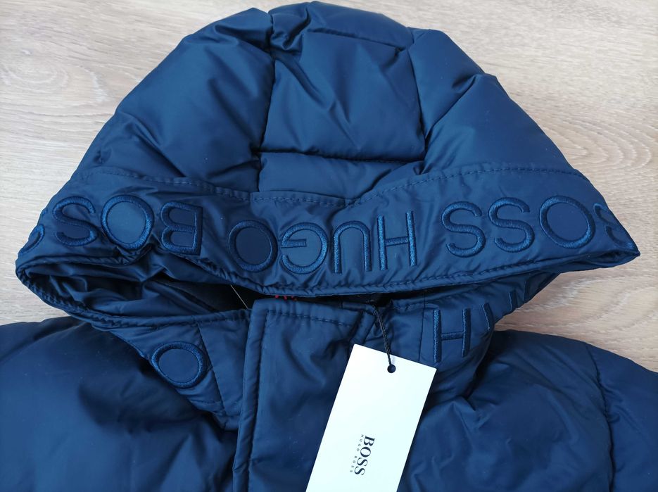 Hugo Boss Ново оригинално яке 5-7 год
