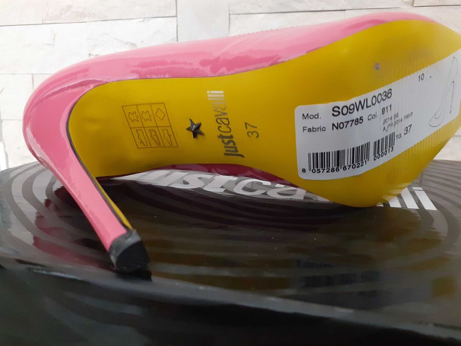 Чисто нови кожени обувки Just Cavalli и сандали Marciano - 37