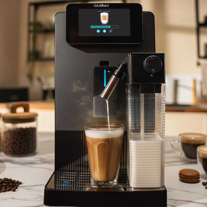 Cecotec Cremmaet Latte Art. 1500W 19 бара, термоблок, 6 напитки автоматично почистване, резервоар за вода 1,1л и мляко 400 мл НЕ РАБОТИ!