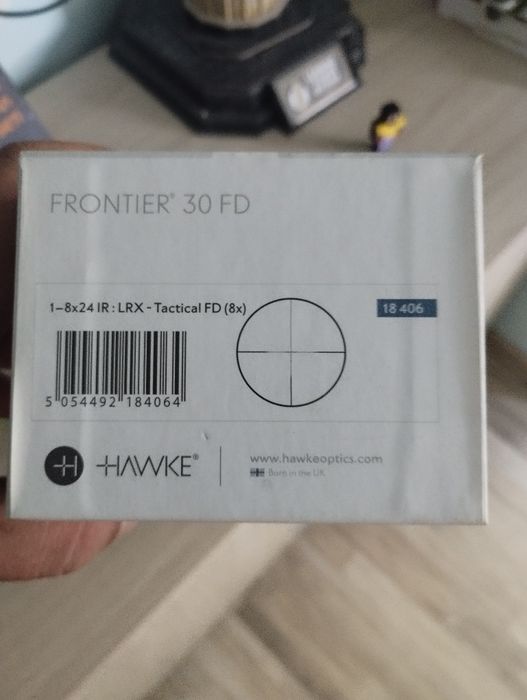 Продавам оптика за гонка Hawke Frontier 30FD 1-8х24, заедно с рингове на Русан 30 мм за пикатини база бърз монтаж.