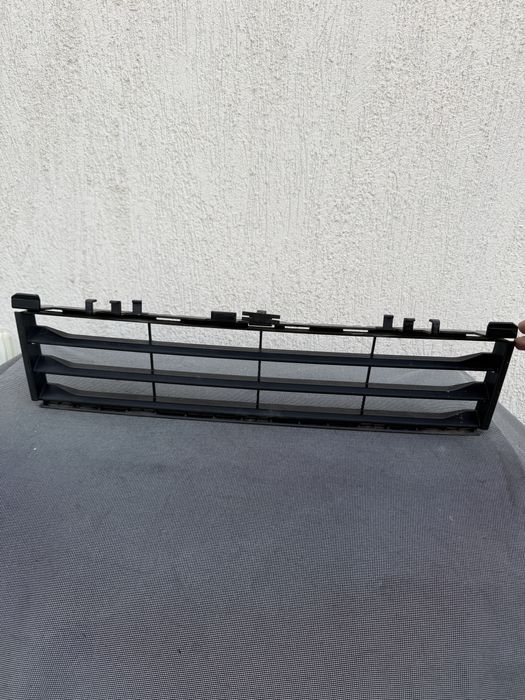 Bara fata G30/Bara spate praguri G30/Grile bara g30/ornament proiector