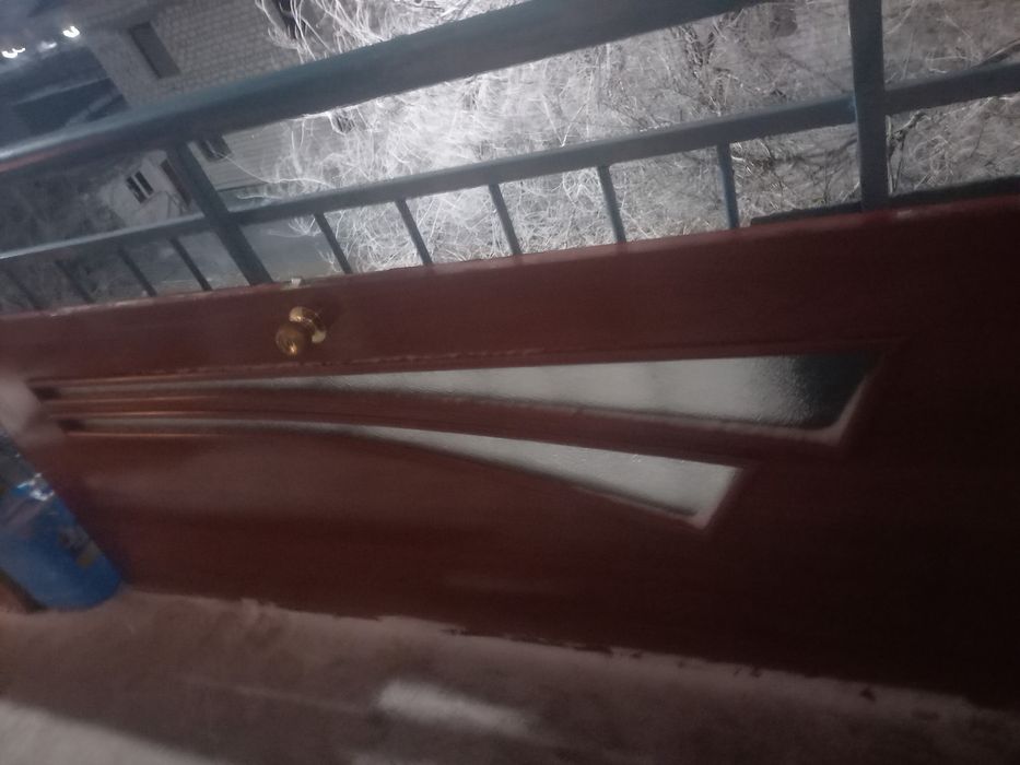 Дверь бу ,отдам даром