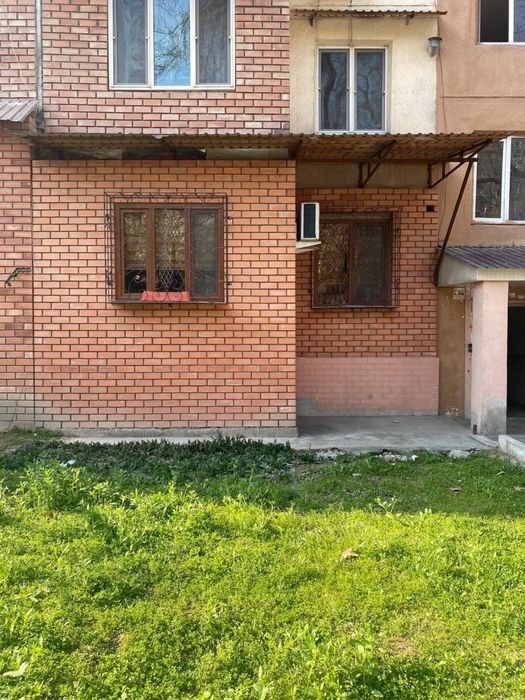 Chilonzor 16 kv Uy sotiladi 3 xona