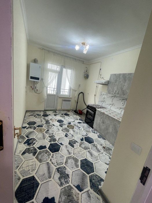 Qorasuv motrid Зудлик билан квартира сотиладиди