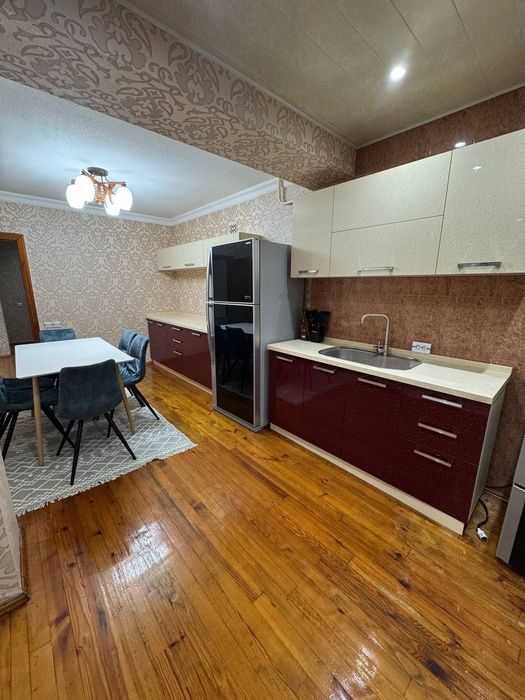 Сдается 3-х комнатная, 100м2 на Бузбазаре